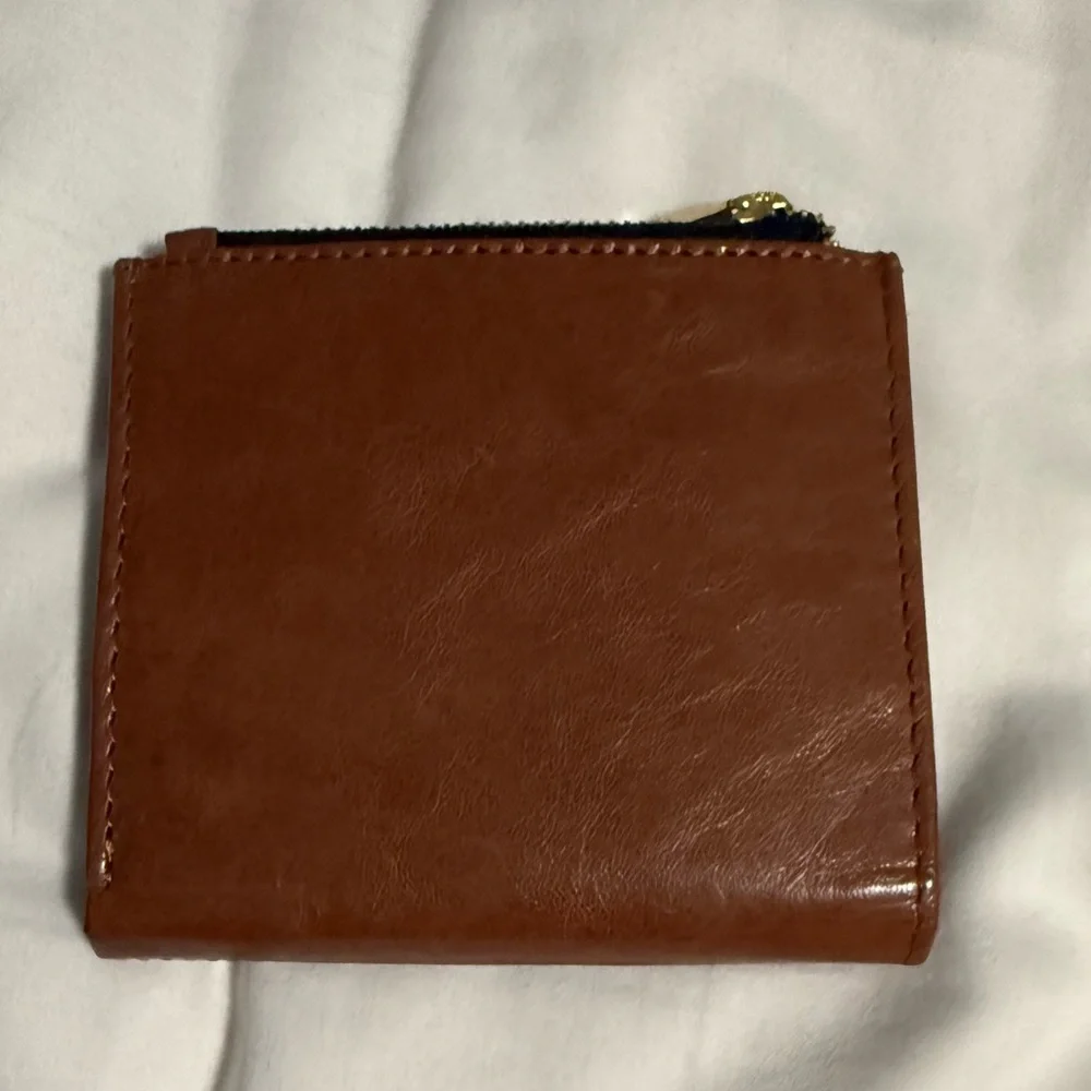 Lodis Brown Leather Wallet with zip top coin pouch and Gold Accents! NEW